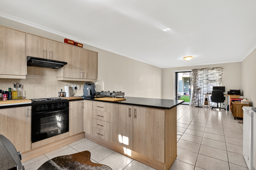 To Let 2 Bedroom Property for Rent in Heritage Park Western Cape